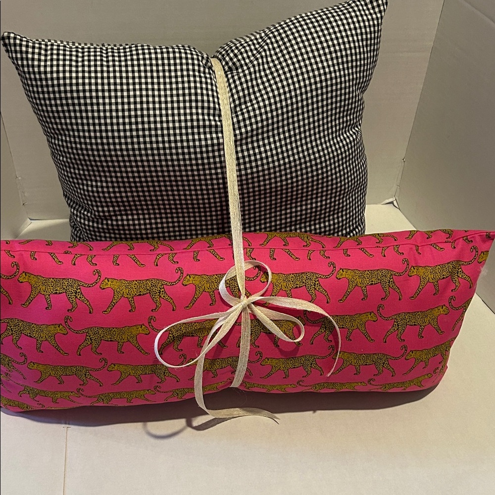 Throw pillow set of 2. Black gingham with hot pink cheetahs. Handmade